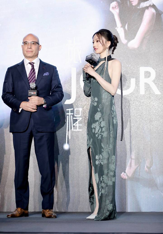 ���غ�ī�Gɫ���ۃ�������������߳�����Ů��