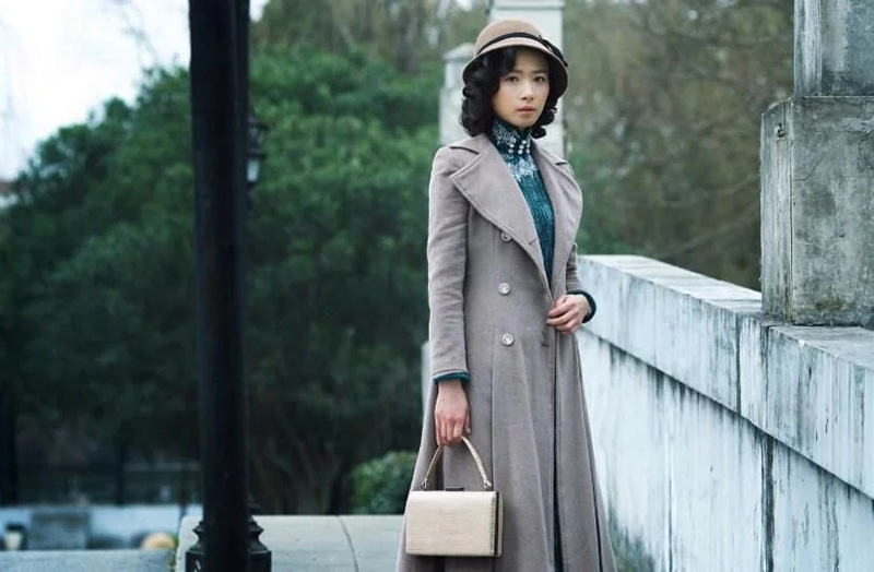 萬茜穿旗袍真美《脫身》旗袍顯典雅中國風(fēng)