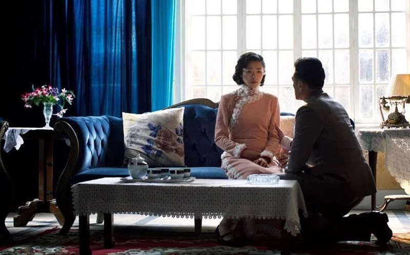 萬茜穿旗袍真美《脫身》旗袍顯典雅中國風(fēng)