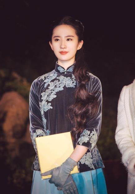 ���ϟ��S�P䛡����������һ����ɫ������Lȹ��