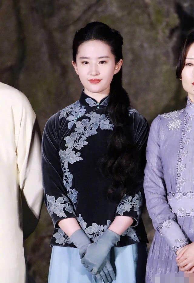 ���ϟ��S�P䛡����������һ����ɫ������Lȹ��