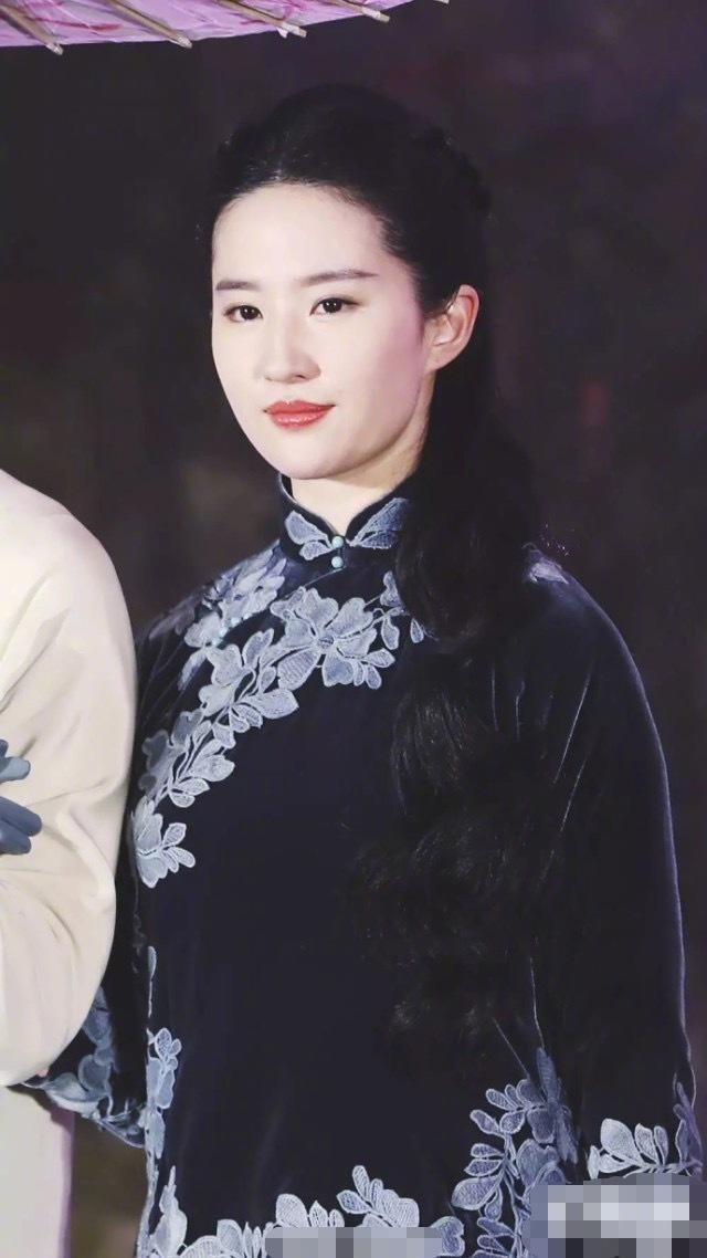 ���ϟ��S�P䛡����������һ����ɫ������Lȹ��