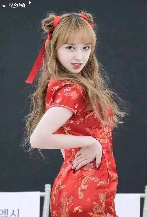 �̞t�����tɫ������һ��������һ�Ӿ���