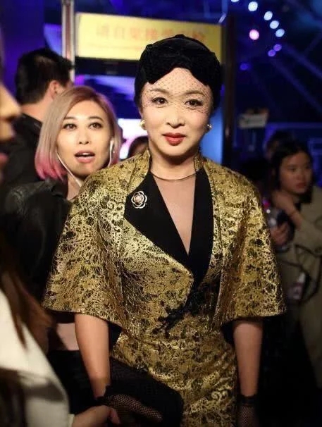 ����һ�u��ɫ����,��ȫ��!�Ԛ���¶