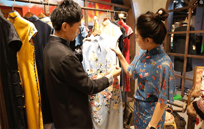 80��С���ֹ��p������ һ��8000Ԫ ����������ǰ2�����A��