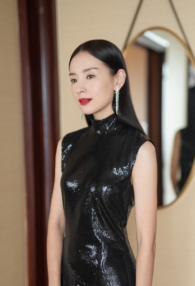 ��������ɫ����������,���f����!