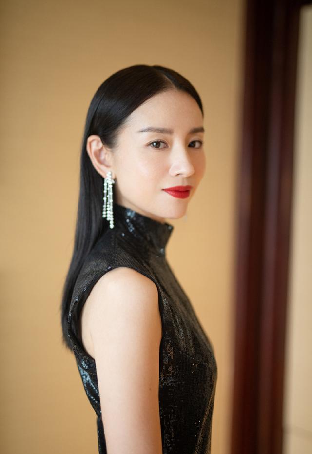 ��������ɫ����������,���f����!