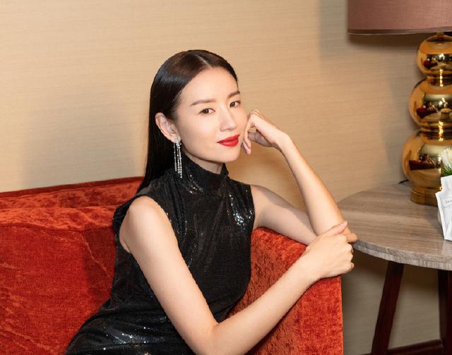 ��������ɫ����������,���f����!