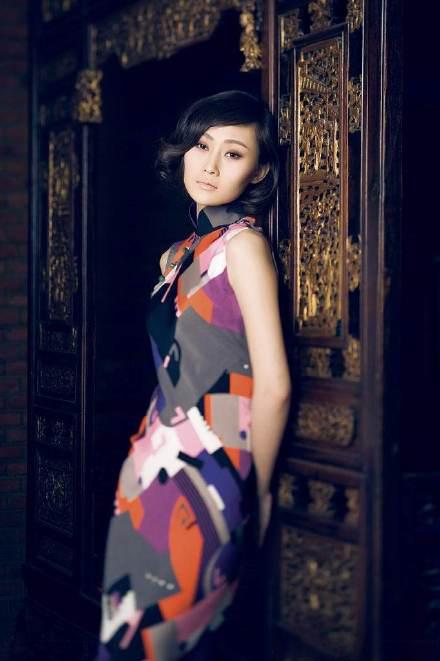 ���i����������{(di��o),�����ۚ��|(zh��)�@�G,��Ů׃������£�