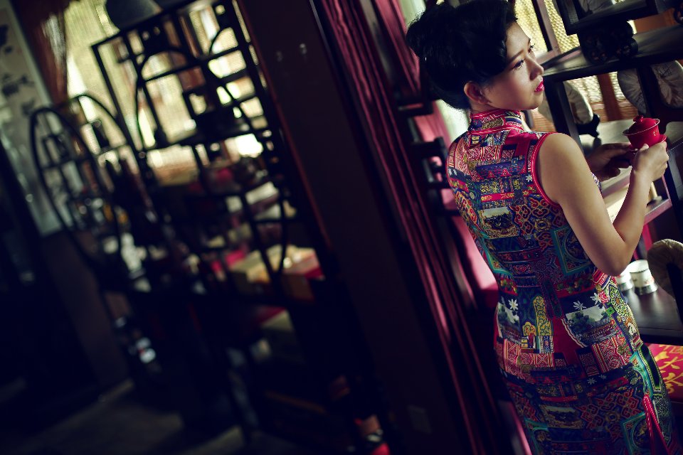 ���B����