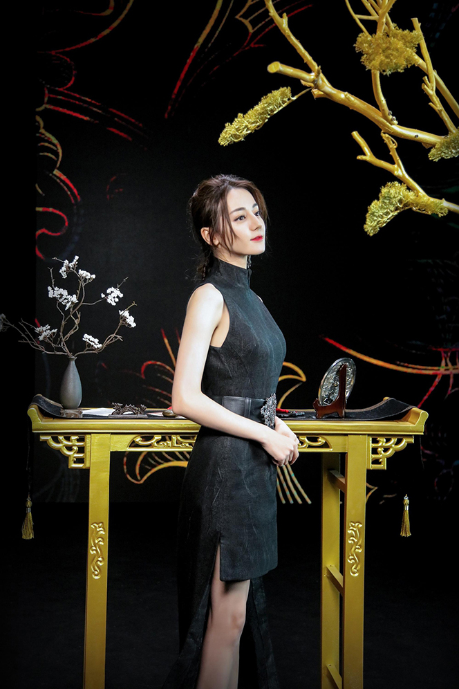 �������������ɫ���ۡ����黨�p��չʾ�|��Ů��֮��