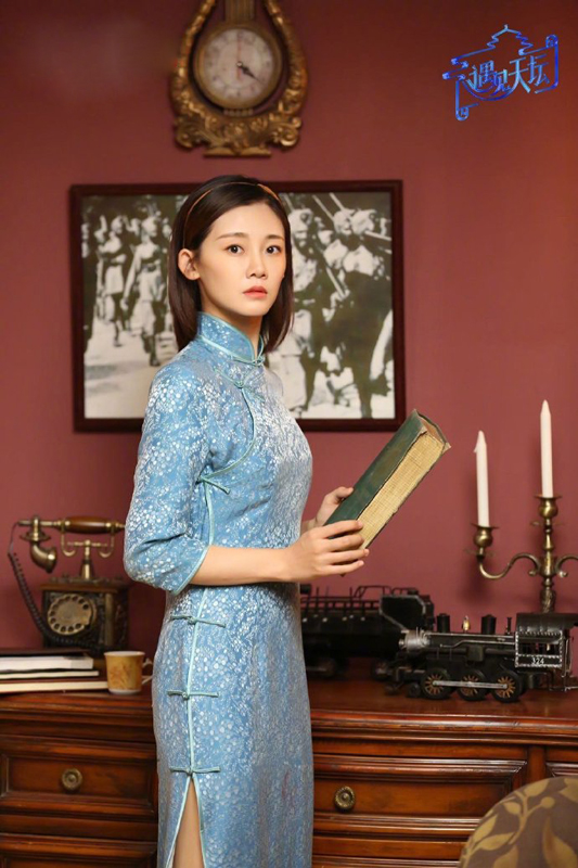 ��������ɫ���ۣ����İ�͹����