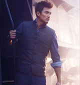 �����y����־�����[����������������