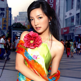 �ɶ����^�ԸжǶ�Ů��