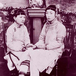 100��ǰ���Ϻ�Ů�˻�