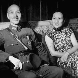 �Y��ʯ�����g��D��������Ƭ