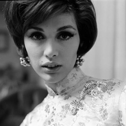 �f�r������Ů���Ї���Y