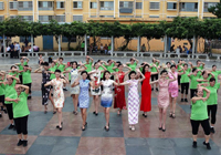 ɽ�|�L����Ů���������c��PK�V����