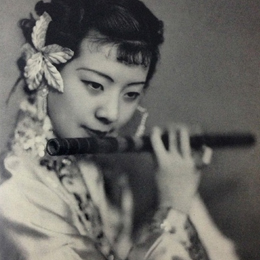 ���Ї���Ů�D�b������